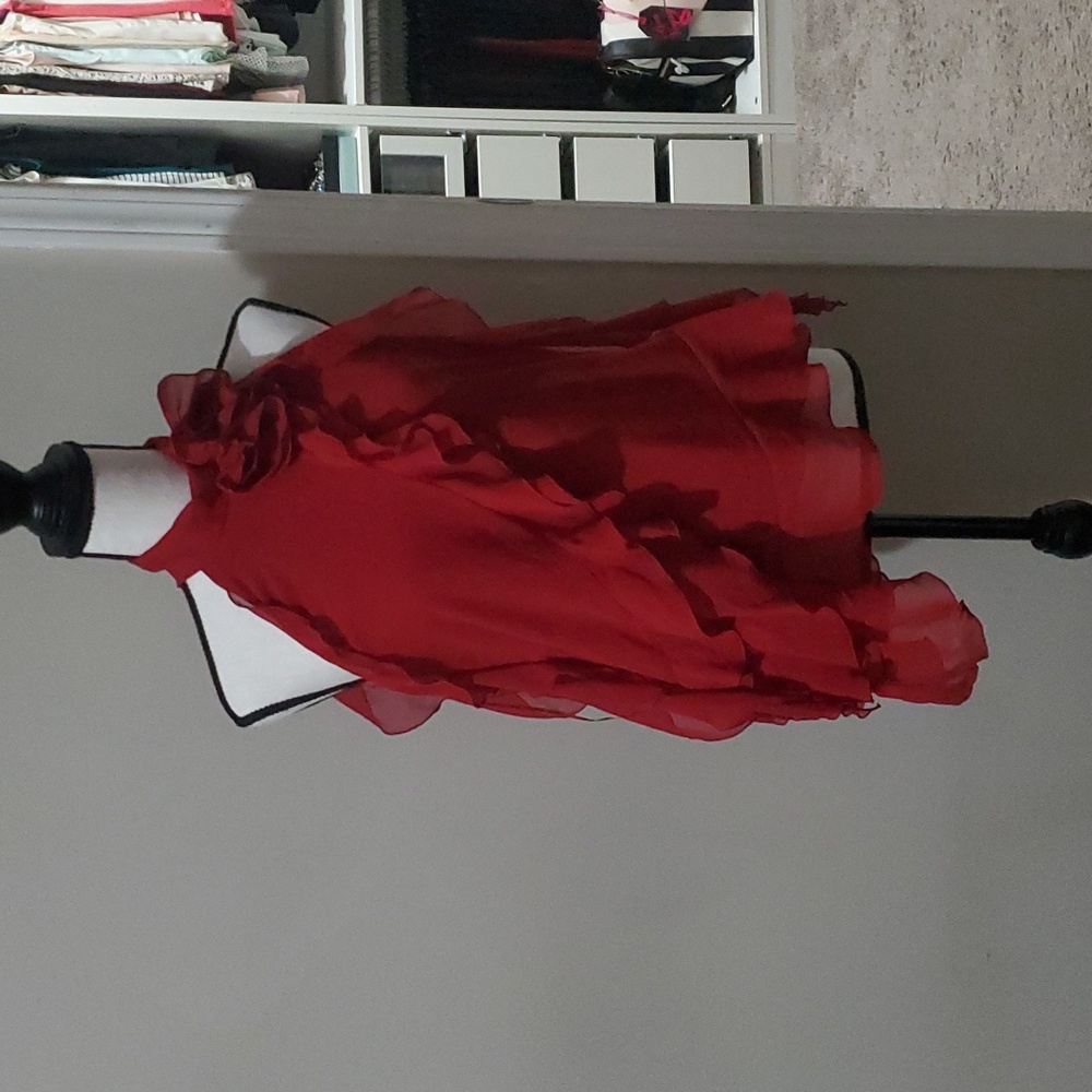NWT Rita Ora red roses and ruffle top in sz 8